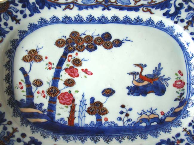 A Fine and Rare Chinese export porcelain platter from the Chien Lung dynasty circa 1760 — image 2